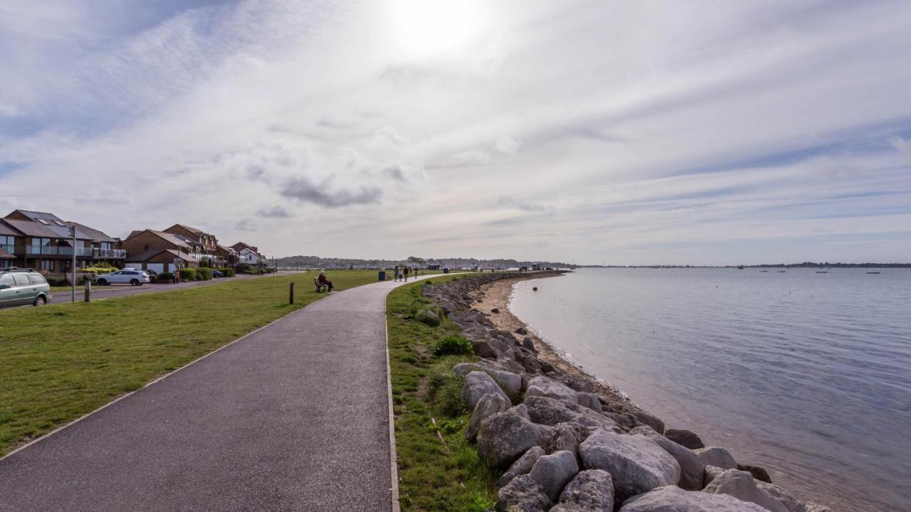 Fantasea Villa Poole Exteriör bild