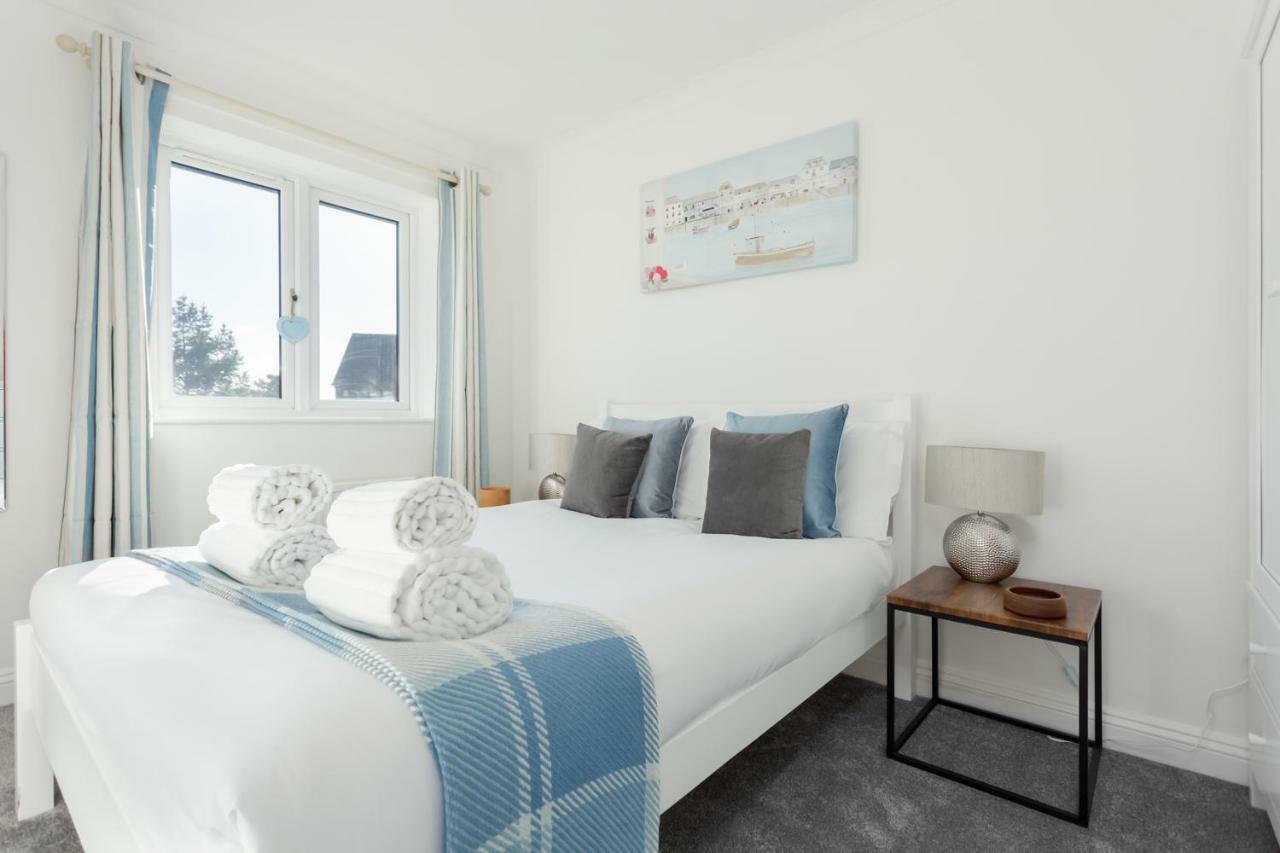 Fantasea Villa Poole Exteriör bild