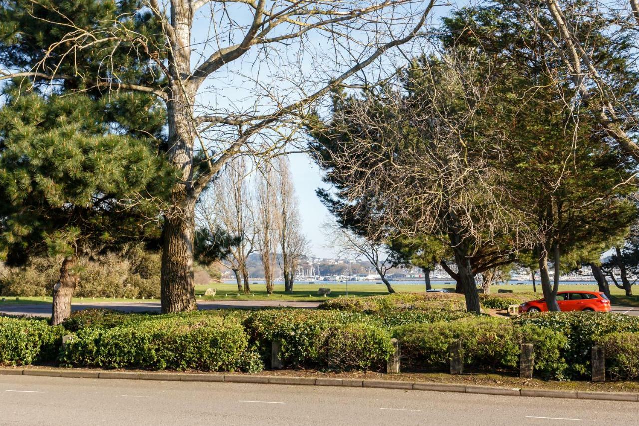 Fantasea Villa Poole Exteriör bild