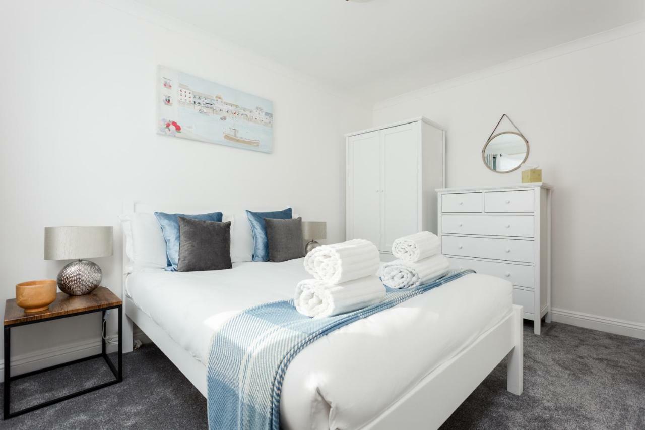 Fantasea Villa Poole Exteriör bild
